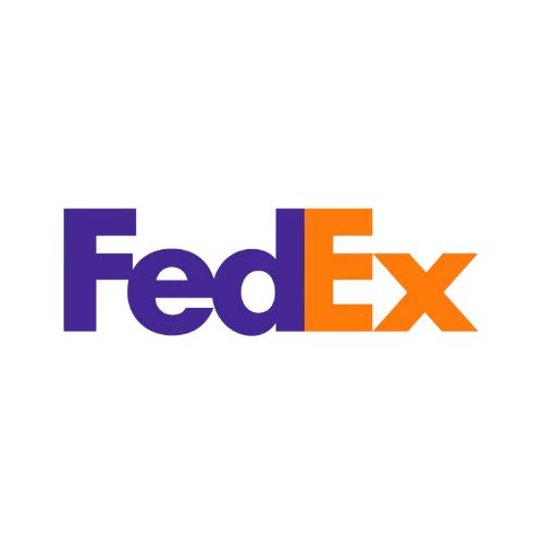 Logo de FedEx con 'Fed' en morado y 'Ex' en naranja sobre un fondo negro.